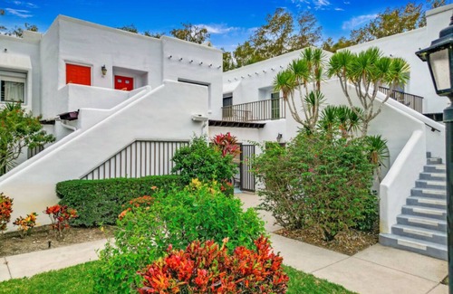 Central Naples Condo | World Tennis Club/Pickleball/Heated Pool/Hot Tub/Sauna. n1st floor condo.