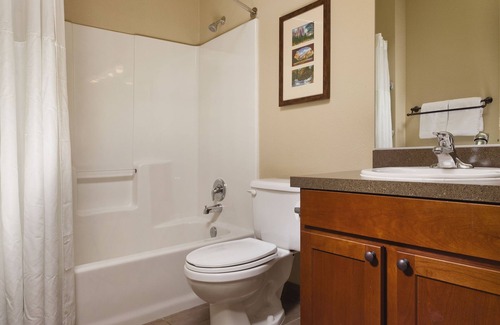 Bass Lake Hotel | WorldMark Bass Lake
