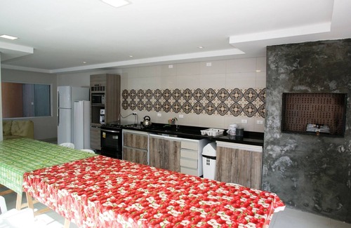 Guaratuba House | WORTH A LOOK ! Sobrado 7 suites, air-conditioned, 22 people, with POOL
