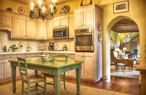 Harleston Village House | Wortham House 3BR/3&1/2b Gothic Carriage House Set in Garden