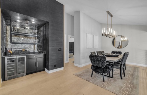 South Snyderville Basin House | Wow factor, mountain views, private hot tub, fireplace, fire pit & walk to lifts