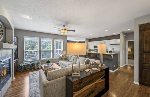 Bella Vista House | WOW! Lakefront Getaway. Fully Updated 3 Bedroom On Lake Brittany; Awesome Views!