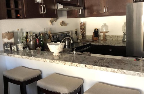 Bay Ho Condo | Writer's Pad ~ KILLER location! Near La Jolla, Downtown, beach, walk to Trolley!