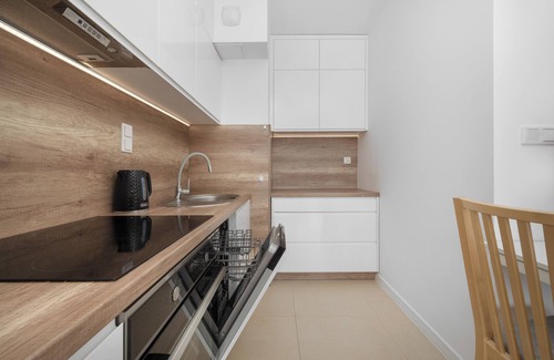 Krzyki Apartment | Wrocław Apartment for 4 by Renters