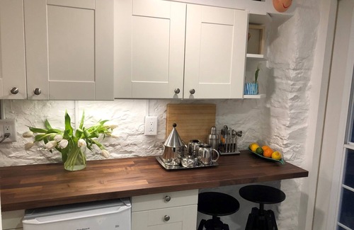 Bracondale Hill Apartment | Wychwood Davenport Apartment