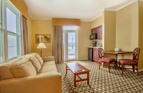 Jamestown Condo | Wyndham Bay Voyage Inn | 1BR/1BA Queen Suite