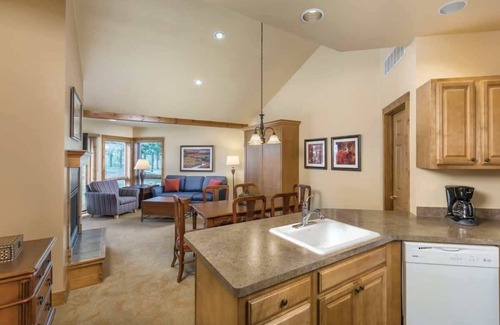 Hanover Condo | Wyndham Galena Resort |2BR/2BA King Bed Balc Suite