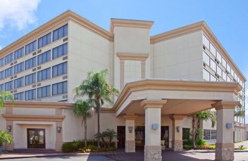 Southeast Houston Hotel | Wyndham Houston Hobby Airport