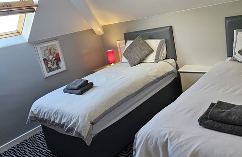 Hoylake Bed & Breakfast | Wyngate Guest House