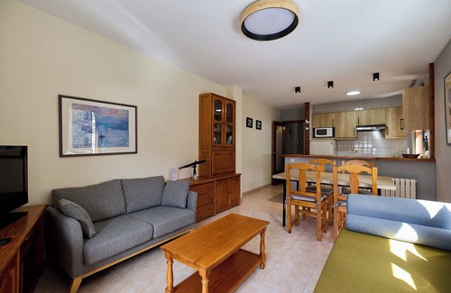 El Tarter Apartment | Xalet Saüc. Family size apartment, large sunterrace, mountain viewsGrandvalira