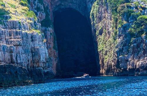 Elbasan Boat Rental | Xhiro turistike