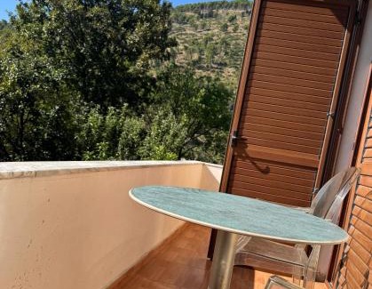 Berat House | Xho's Forest Guest House