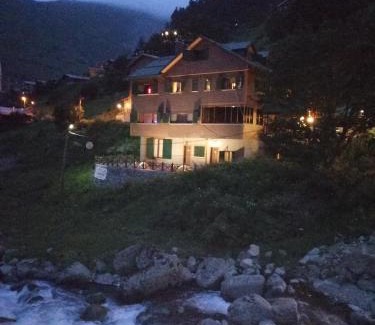 Caykara Apartment | Yıldız dağevi