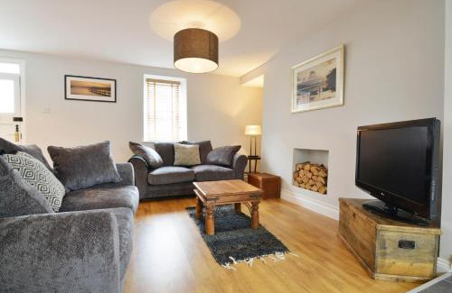 Aberaeron House | Y Bwthyn Aberaeron
