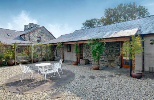 Llanegryn House | Y Bwthyn