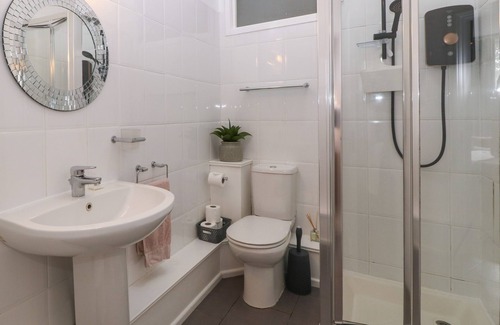 Porthmadog Cottage | Y Castell Apartment 1