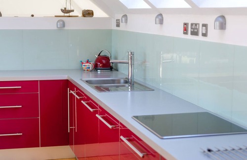 Bwlchtocyn House | Y Ty Pren - Three Bedroom House, Sleeps 6