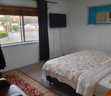 Bundamba House | Y2Y guest House