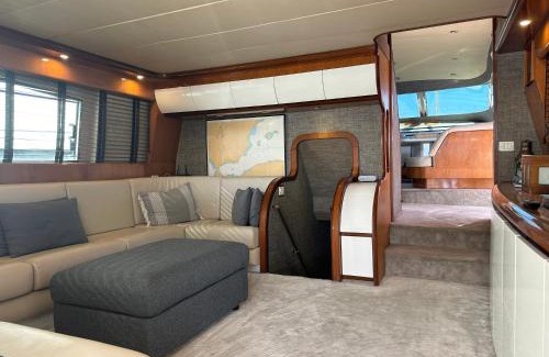 Sant Adria de Besos Boat Rental | YACHT 20Metros