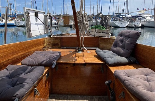 Sete Boat Rental | Yacht Classic Between sea and City