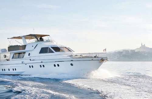 Opera Boat Rental | Yacht CYOS