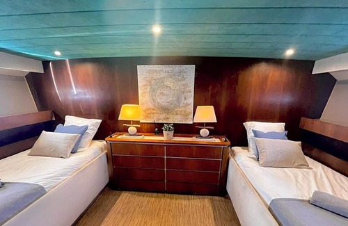 Opera Boat Rental | Yacht CYOS