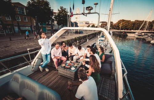 La Rochelle City Centre Boat Rental | Yacht EVASION La Rochelle - Bateau insolite