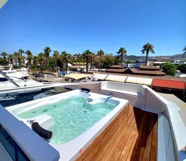 Yalikavak Boat Rental | Yalikavak Matilda Mega Yacth Hotel