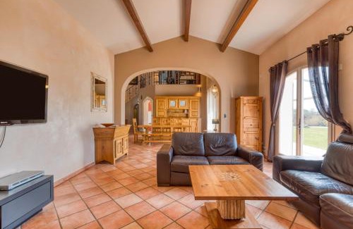 Arles Villa | Yana