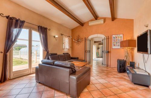 Arles Villa | Yana