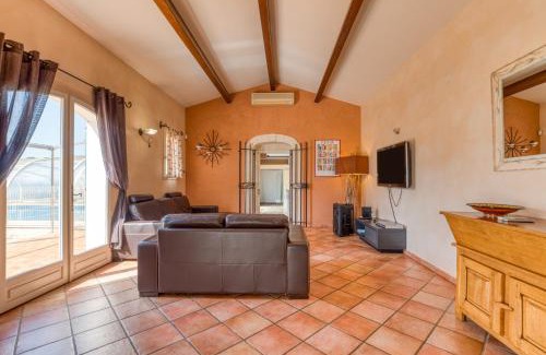 Arles Villa | Yana