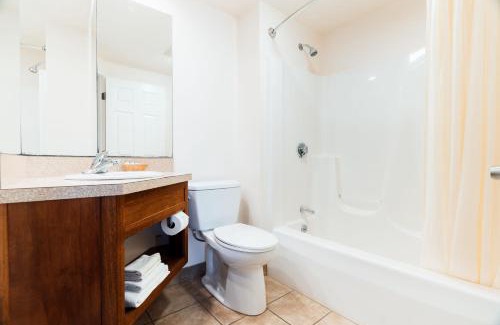Belfast Hotel | Yankee Clipper Motel