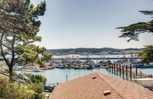 Historic Bayfront House | Yaquina Bay Views! Restaurants, Shops, Walk to Everything! Unit 2