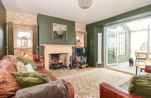 Broadway House | Yarn Cottage