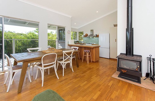 Peppermint Grove Beach House | Yarrimbah – Relaxed Coastal Getaway