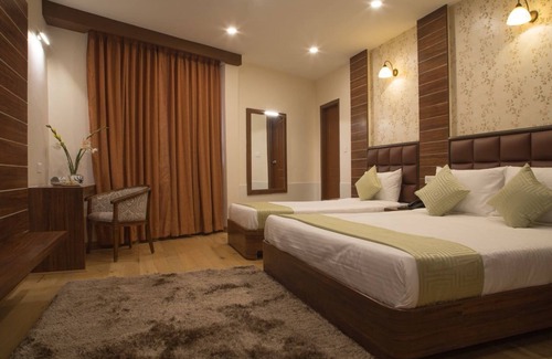 Darjeeling Hotel | Yashshree Jai Hotel & Banquet