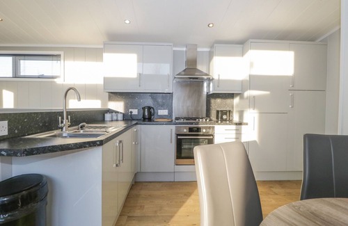 South Lakeland Leisure Village Cottage | Yealand 36