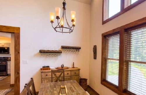 McHenry House | Year round fun and relaxationn5 min to slopes 15 min to the beach and golf