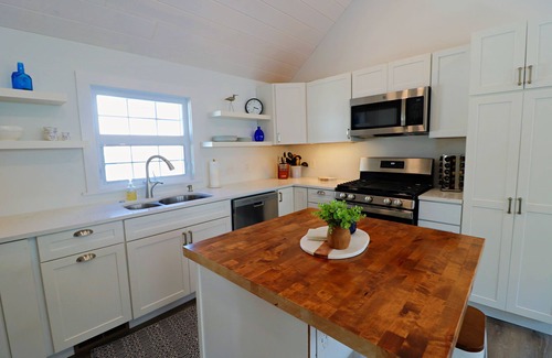 Ashville House | Year-Round Lakeside Bliss: Sandpiper Cottage on Chautauqua Lake
