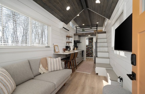 Laurelville House | Yeats @ Notestone Reserve Tiny Home fire pit + hot tub