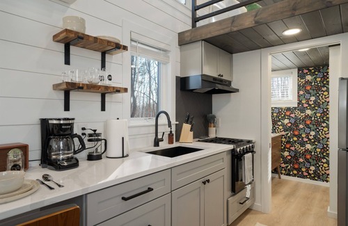 Laurelville House | Yeats @ Notestone Reserve Tiny Home fire pit + hot tub