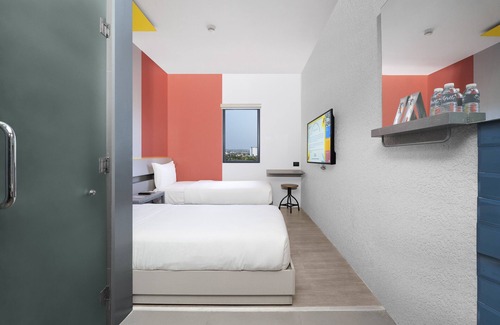 Lahug Hotel | Yello Hotel Cebu powered by Cocotel