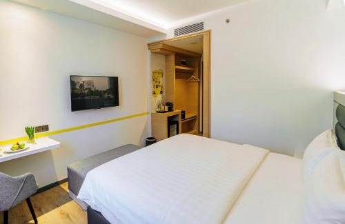 Batam Hotel | Yello Hotel Harbour Bay