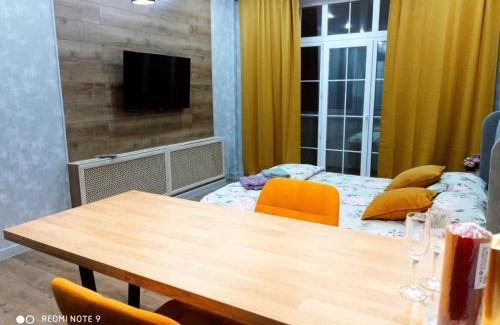 Uralsk Apartment | Yellow Apartment