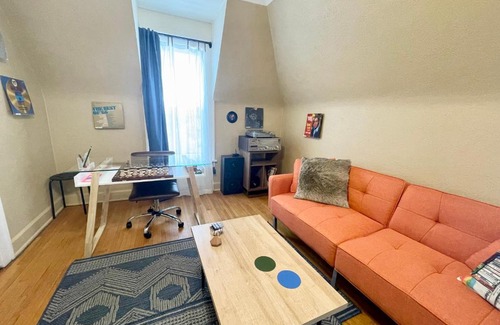 Minot Apartment | Yellow House Apartment w/Self Check-in + Workspace