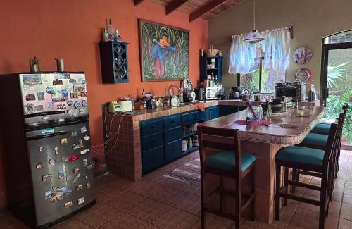 Atenas House | Yellow House