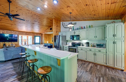 Cullowhee House | Yellow Mountain Overlook The Buggy Barn Lodge