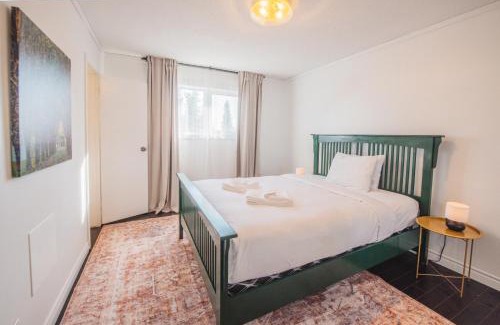 Yellowknife Apartment | Yellowknife Downtown Toboggan Hill Retreat