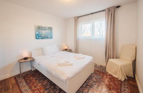 Yellowknife Apartment | Yellowknife Downtown Toboggan Hill Retreat