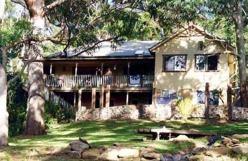 Stanwell Tops Apartment | YellowtailStay - The Red Room - Bald Hill Stanwell Tops,